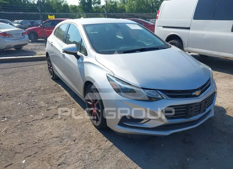 2018 Chevrolet Cruze photo