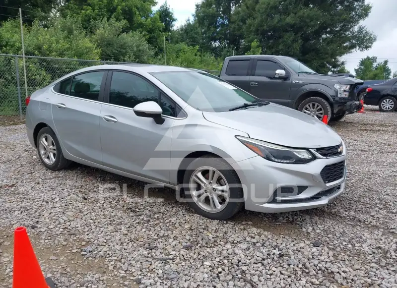 2018 Chevrolet Cruze photo