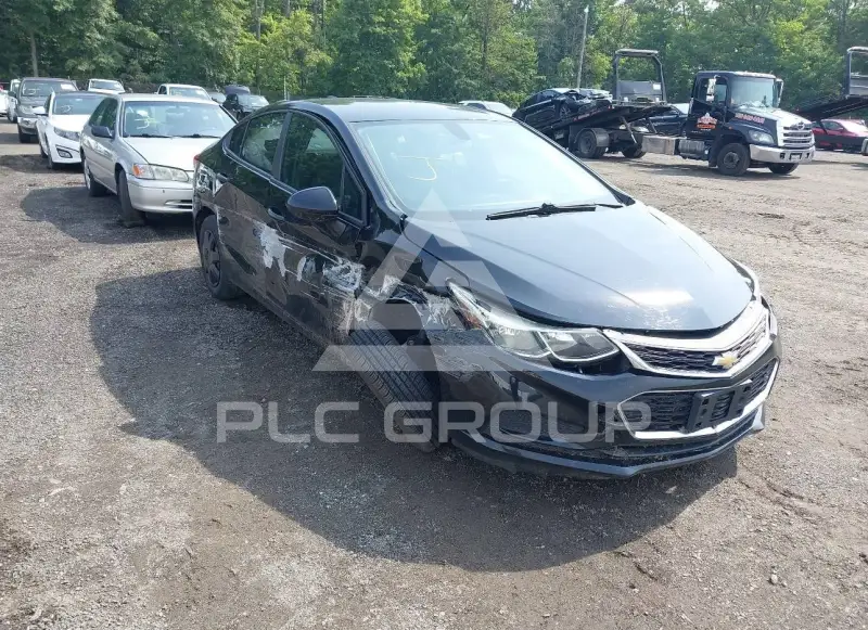 2018 Chevrolet Cruze photo