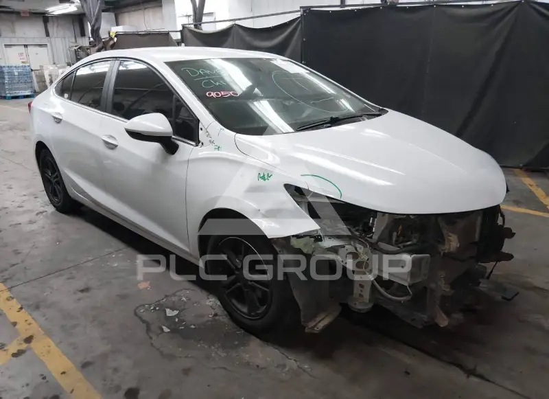 2018 Chevrolet Cruze photo