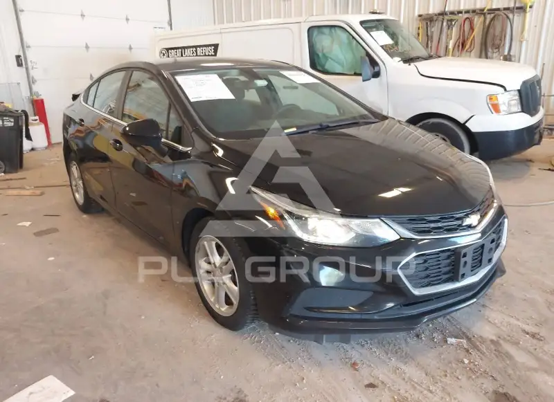 2018 Chevrolet Cruze photo