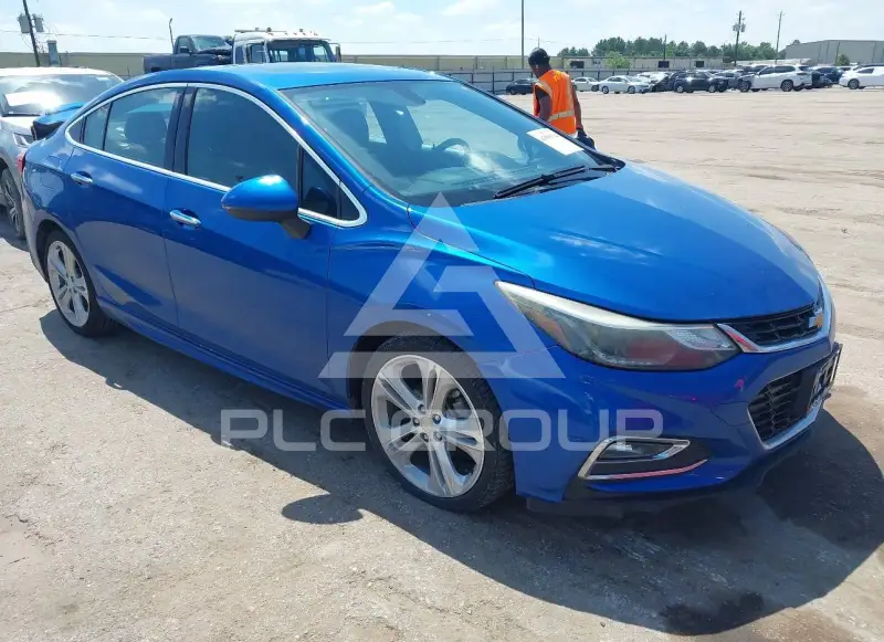 2018 Chevrolet Cruze photo