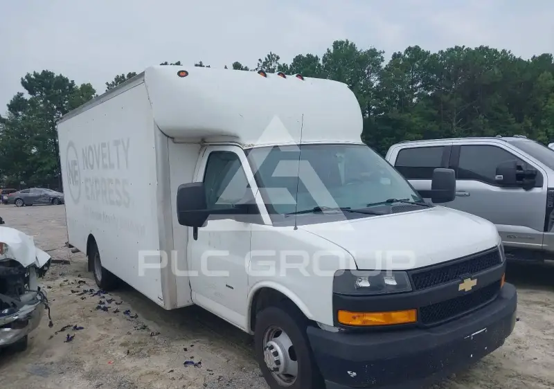 2018 Chevrolet Express photo