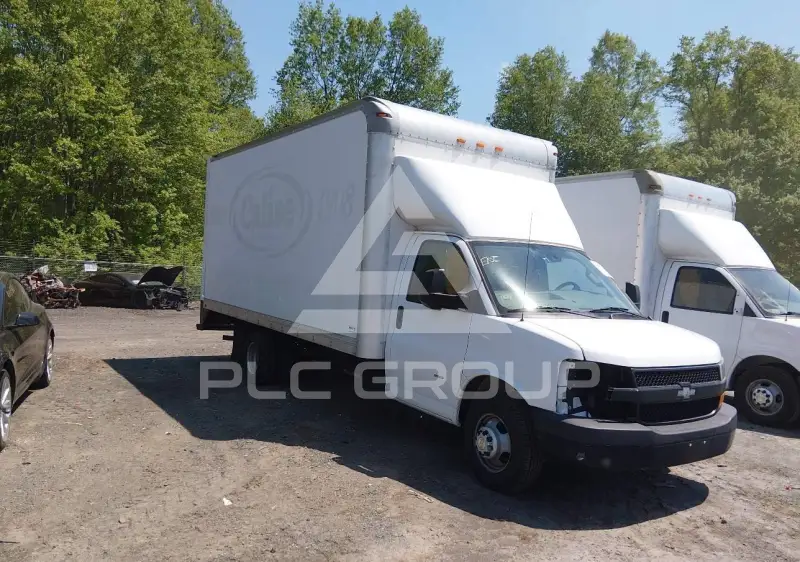 2018 Chevrolet Express photo