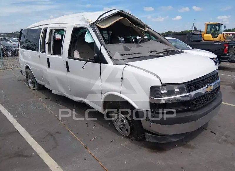 2018 Chevrolet Express photo