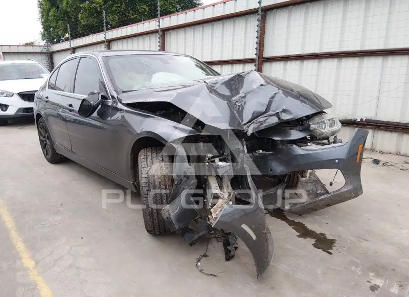 2018 BMW 330 photo