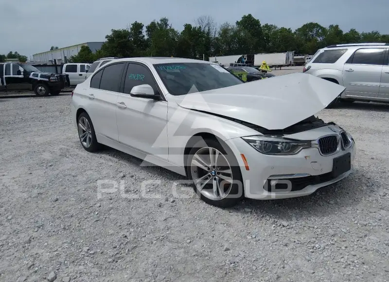 2018 BMW 330 photo