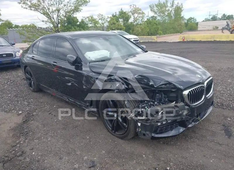 2018 BMW 750 фото