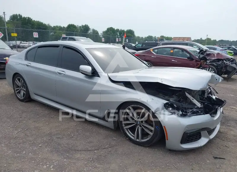 2018 BMW 750 фото