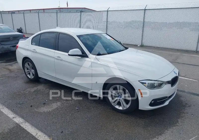 2018 BMW 330 photo