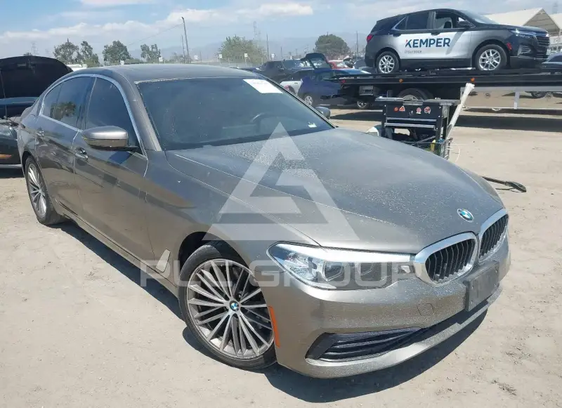 2018 BMW 530 photo