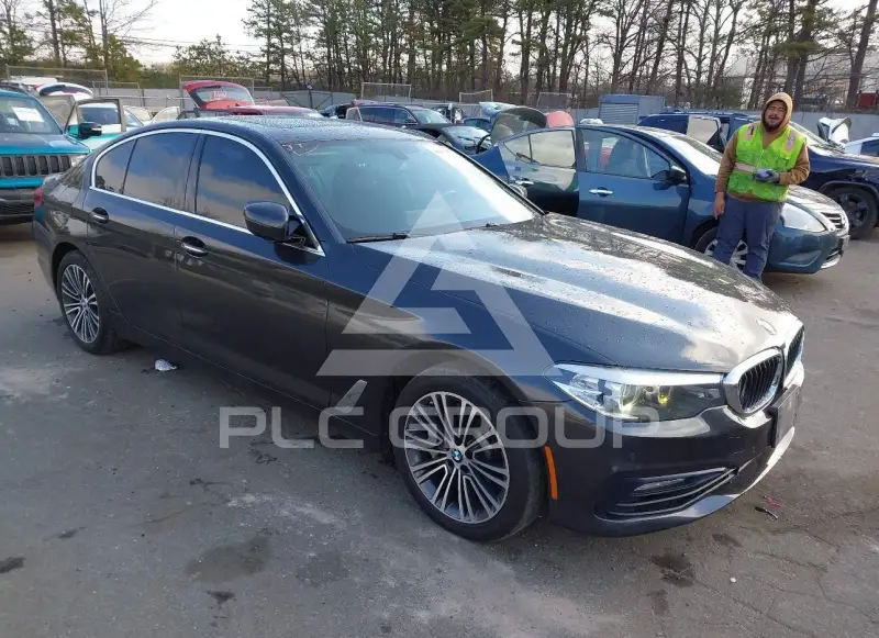 2018 BMW 530 photo