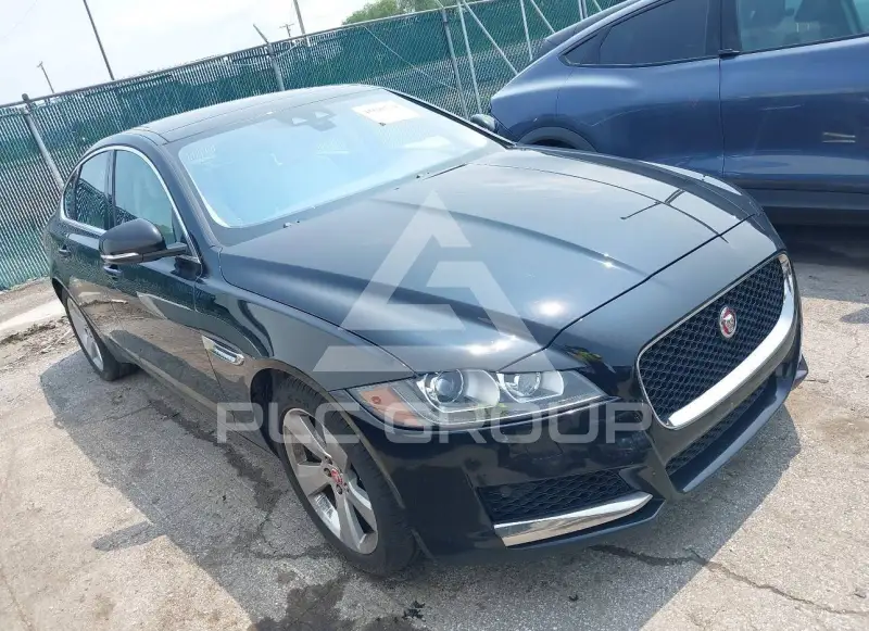 2018 Jaguar XF photo
