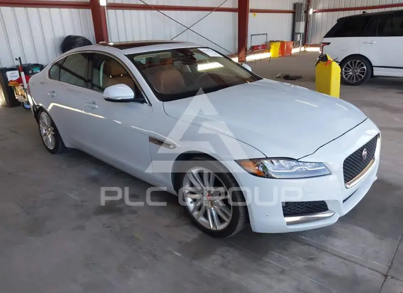 2018 Jaguar XF photo
