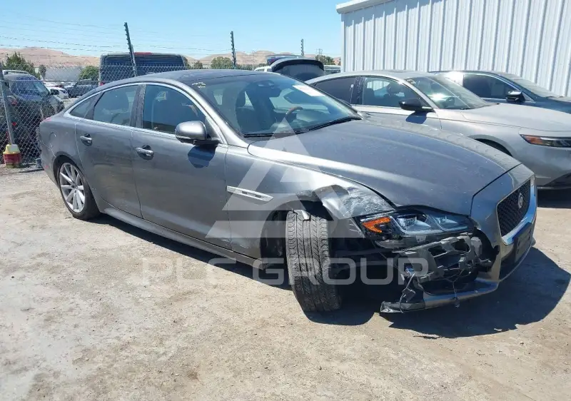 2018 Jaguar XJ photo
