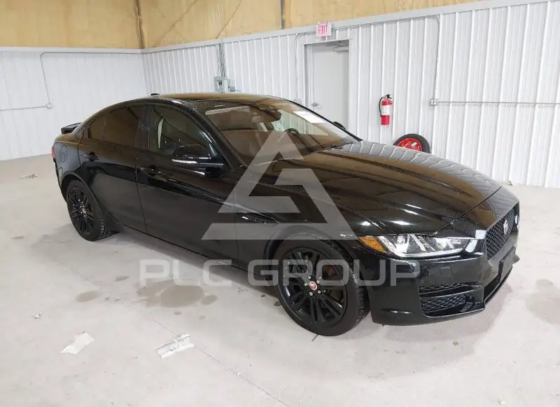 2018 Jaguar XE photo