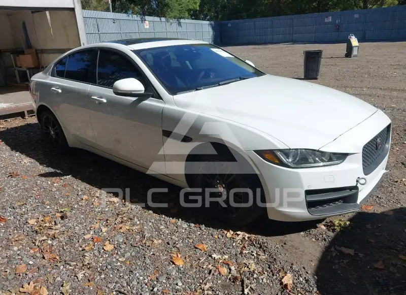 2018 Jaguar XE фото