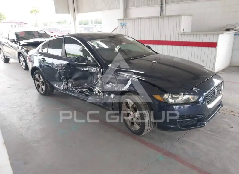 2018 Jaguar XE фото
