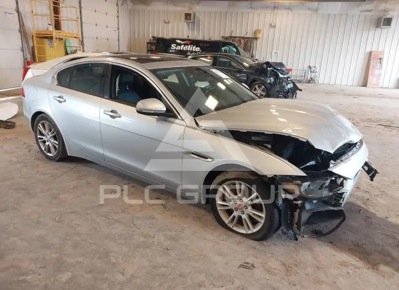 2018 Jaguar XE фото