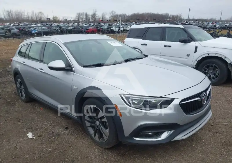 2018 Buick REGAL photo