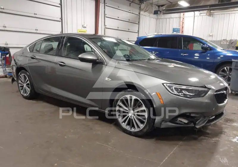 2018 Buick REGAL photo