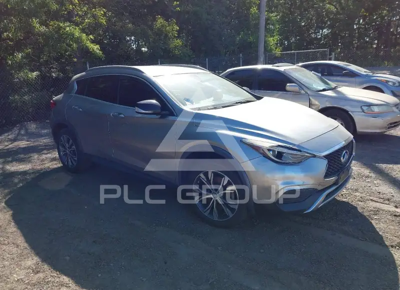 2018 Infinity QX30 photo