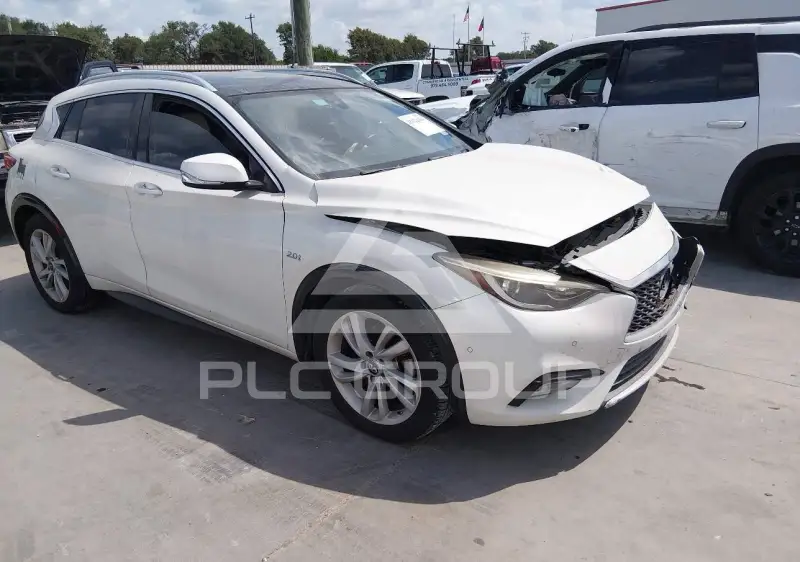 2018 Infinity QX30 photo