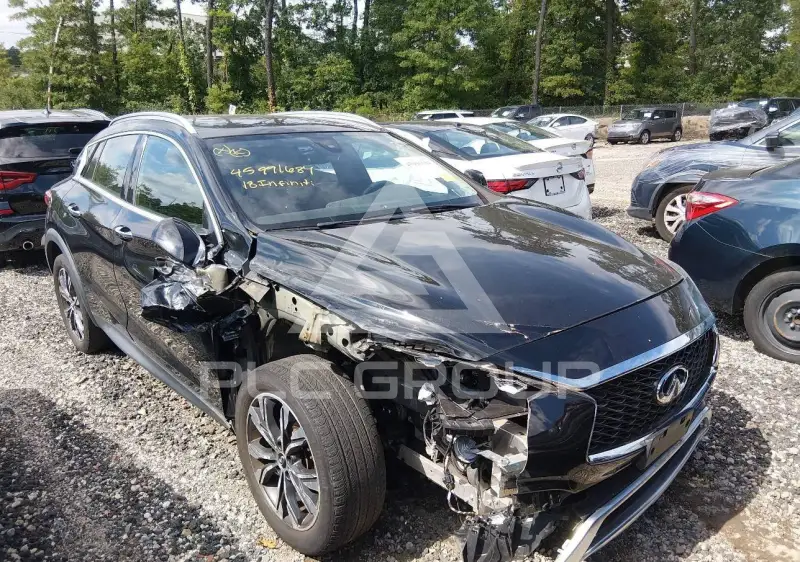 2018 Infinity QX30 photo