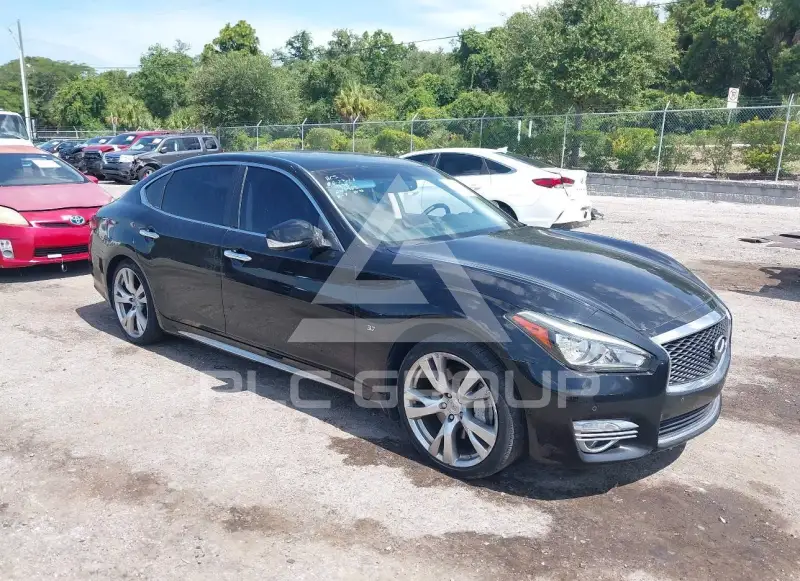 2018 Infinity Q70 photo