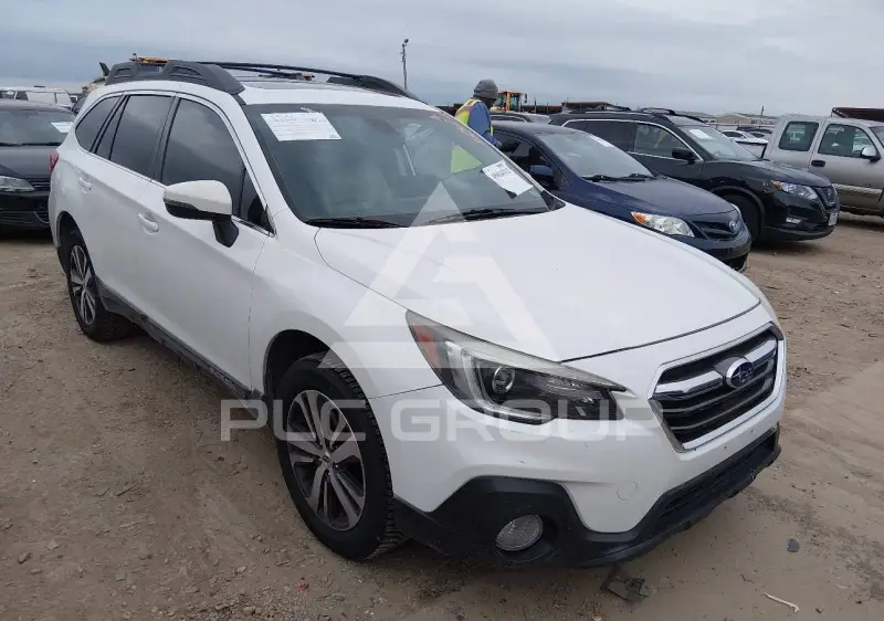 2018 Subaru Outback photo