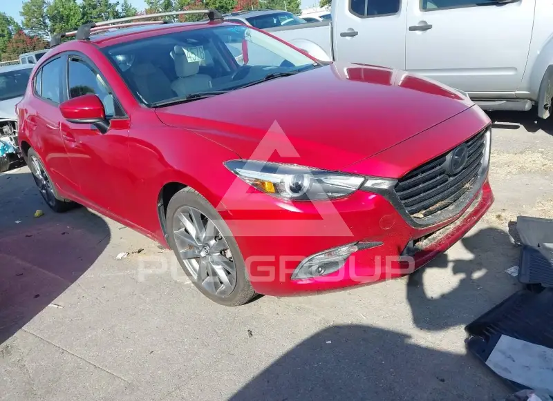 2018 Mazda 3 photo