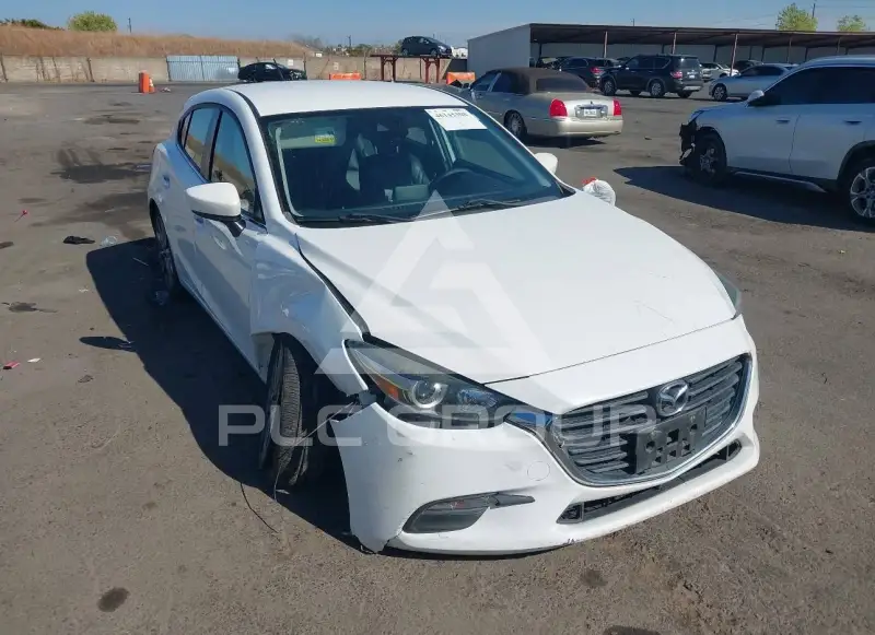 2018 Mazda 3 photo