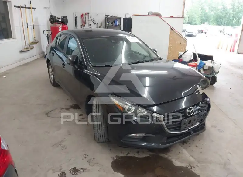 2018 Mazda 3 photo