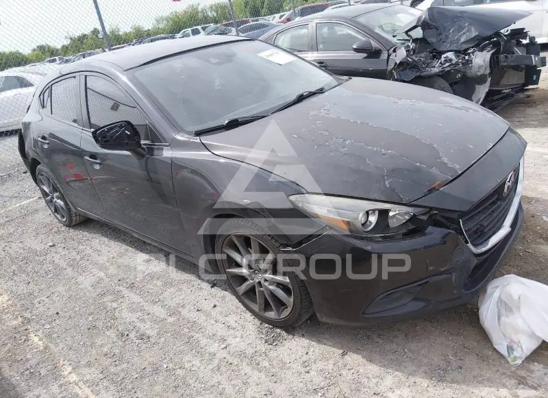 2018 Mazda 3 photo