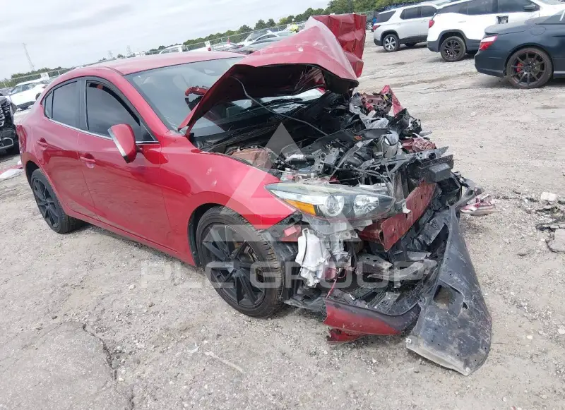 2018 Mazda 3 photo