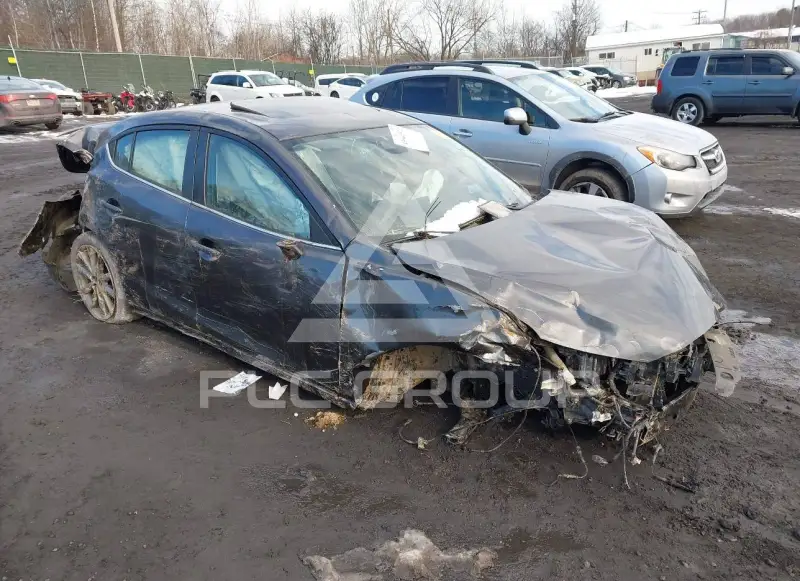 2018 Mazda 3 photo