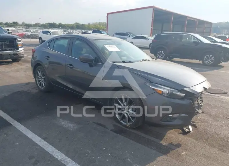 2018 Mazda 3 photo