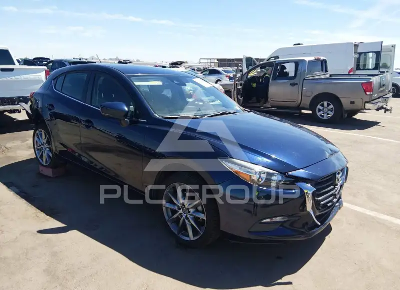 2018 Mazda 3 photo
