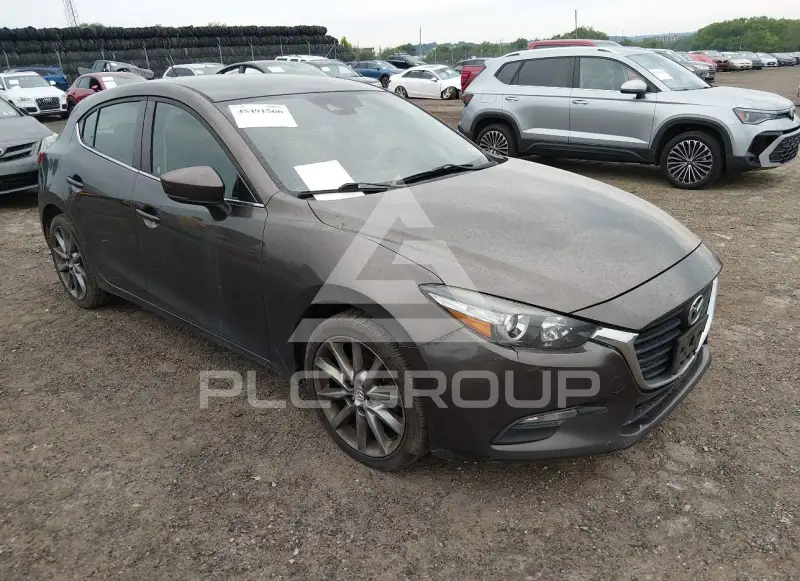 2018 Mazda 3 фото