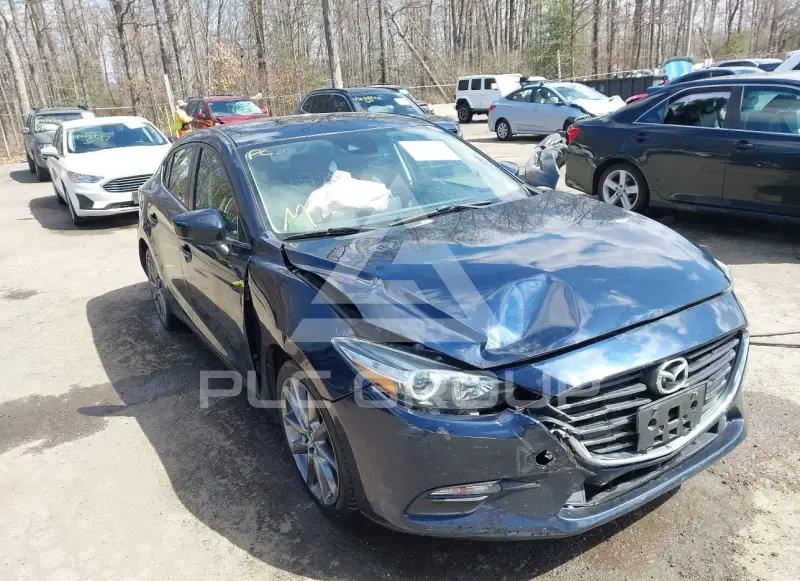 2018 Mazda 3 photo