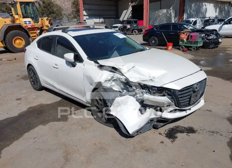 2018 Mazda 3 photo
