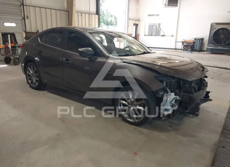 2018 Mazda 3 photo
