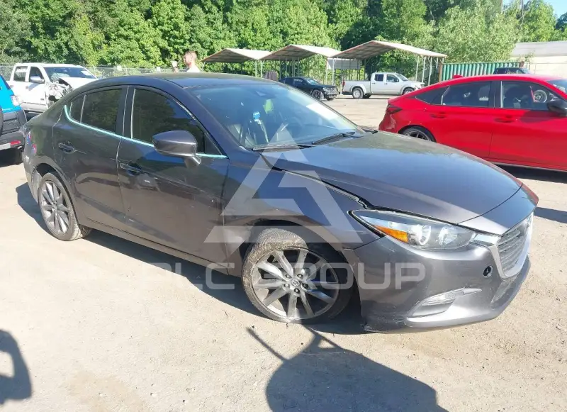 2018 Mazda 3 photo
