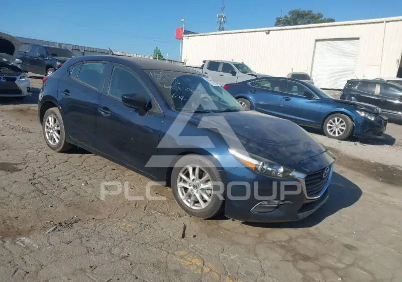 2018 Mazda 3 photo