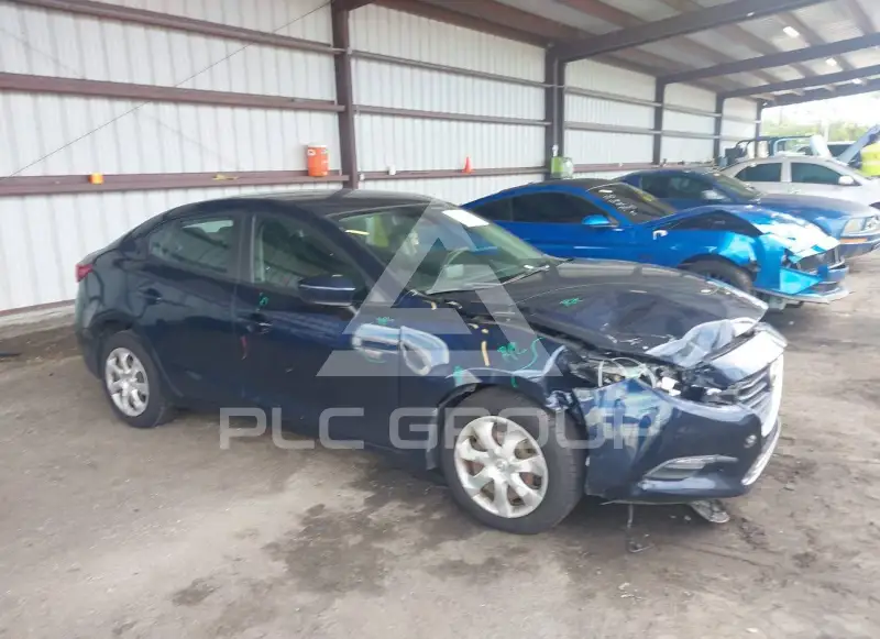 2018 Mazda 3 photo