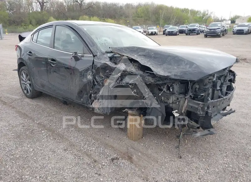 2018 Mazda 3 photo