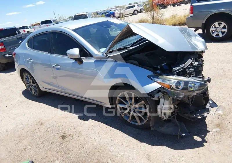 2018 Mazda 3 photo