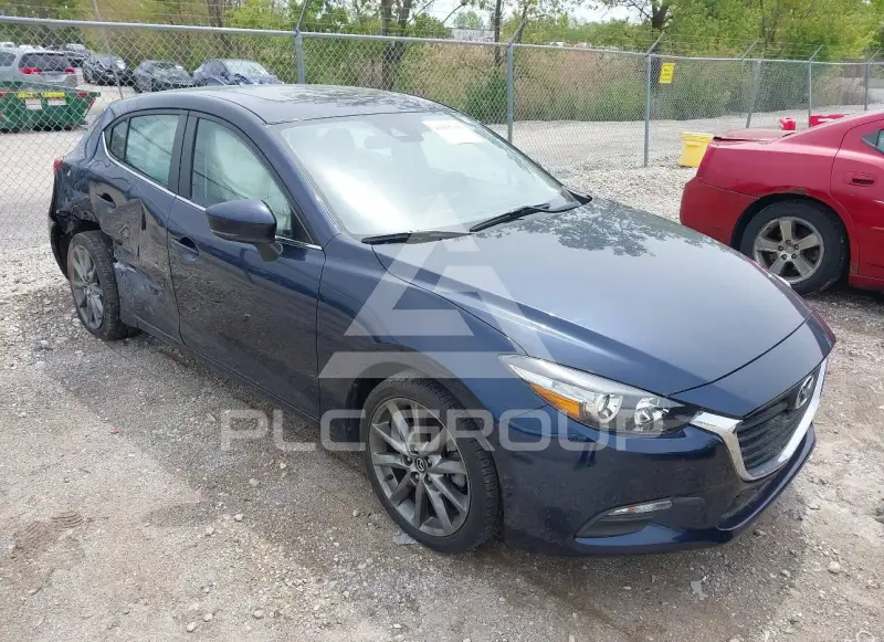 2018 Mazda 3 photo