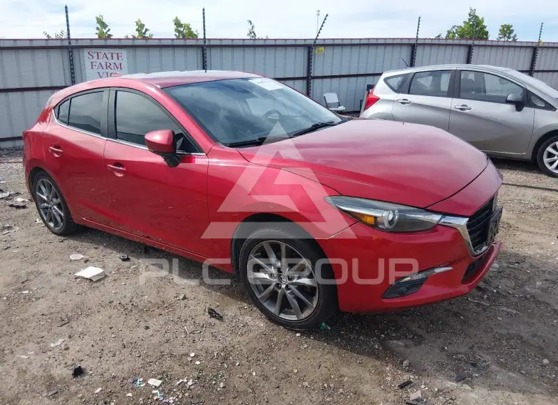 2018 Mazda 3 photo