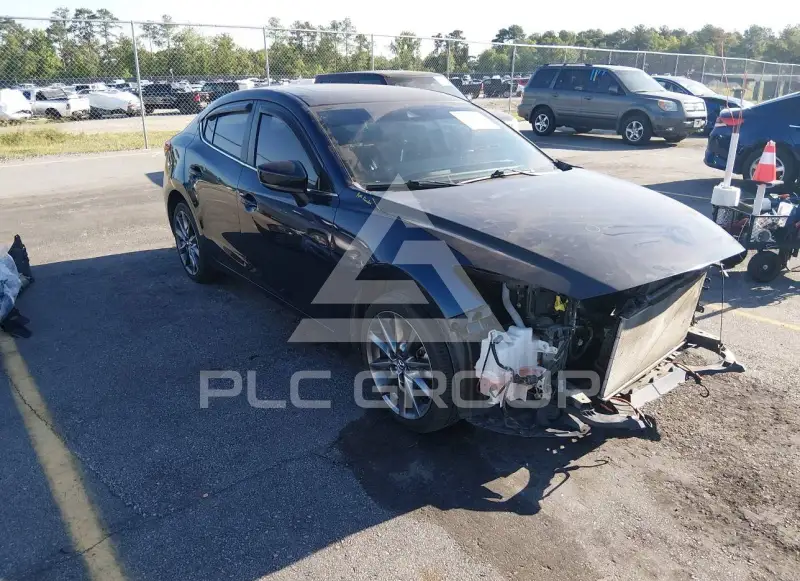 2018 Mazda 3 photo